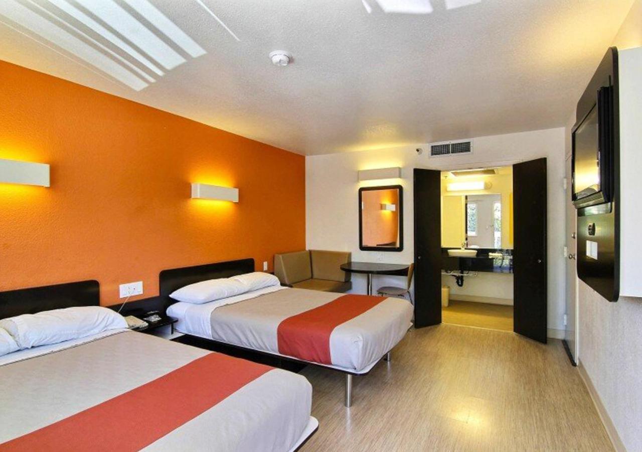 Key Inn Macedonia Exterior foto